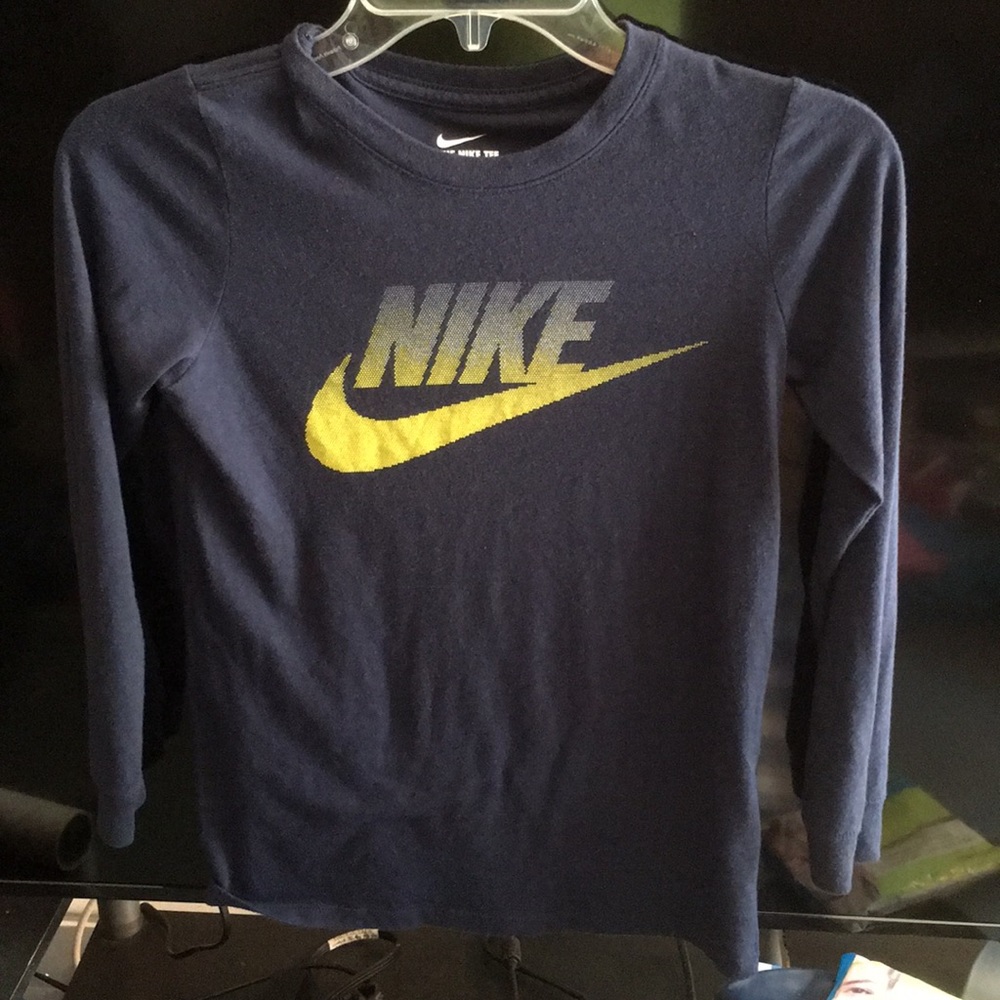 Nike long sleeve tee